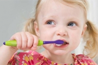 کودکم مسواک نمی زند! راهکارهای تشویق کودکان به مسواک زدن